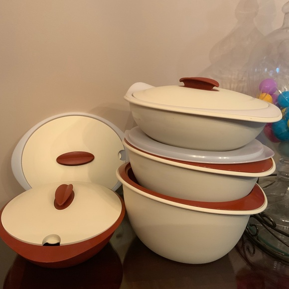 Tupperware Cream and Brown soup tureen set of 3